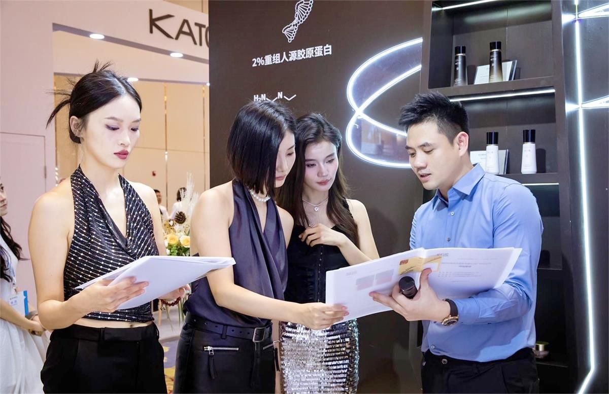 新星品牌科兰缇亮相美尚博览会，携抗皱紧致系列首发首秀,火爆了整个展会